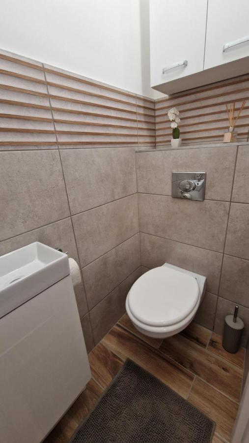 Anida Holiday Home Шопрон Экстерьер фото